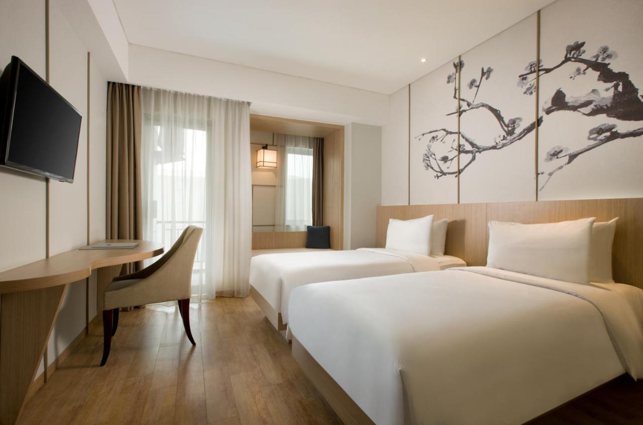Hotel Santika Mega City Bekasi Esterno foto