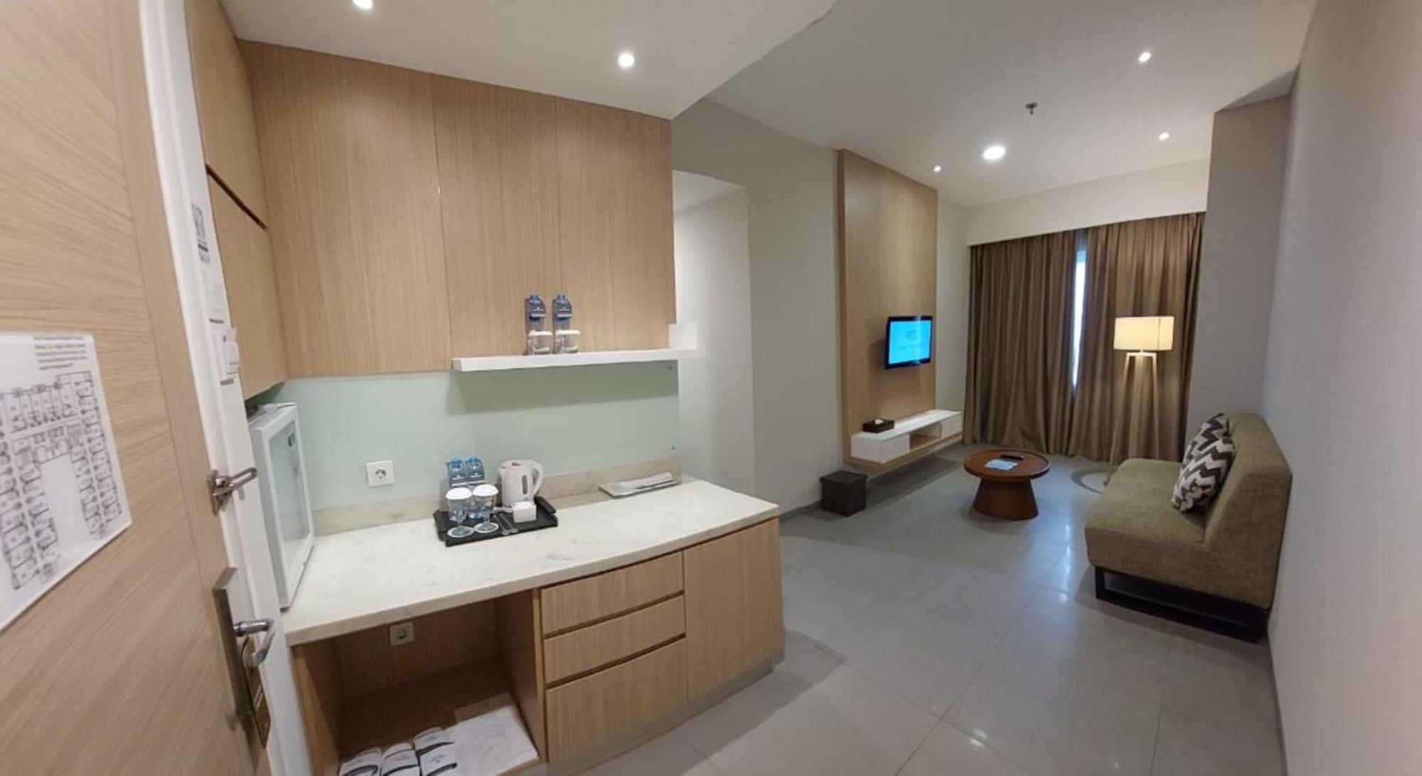 Hotel Santika Mega City Bekasi Esterno foto