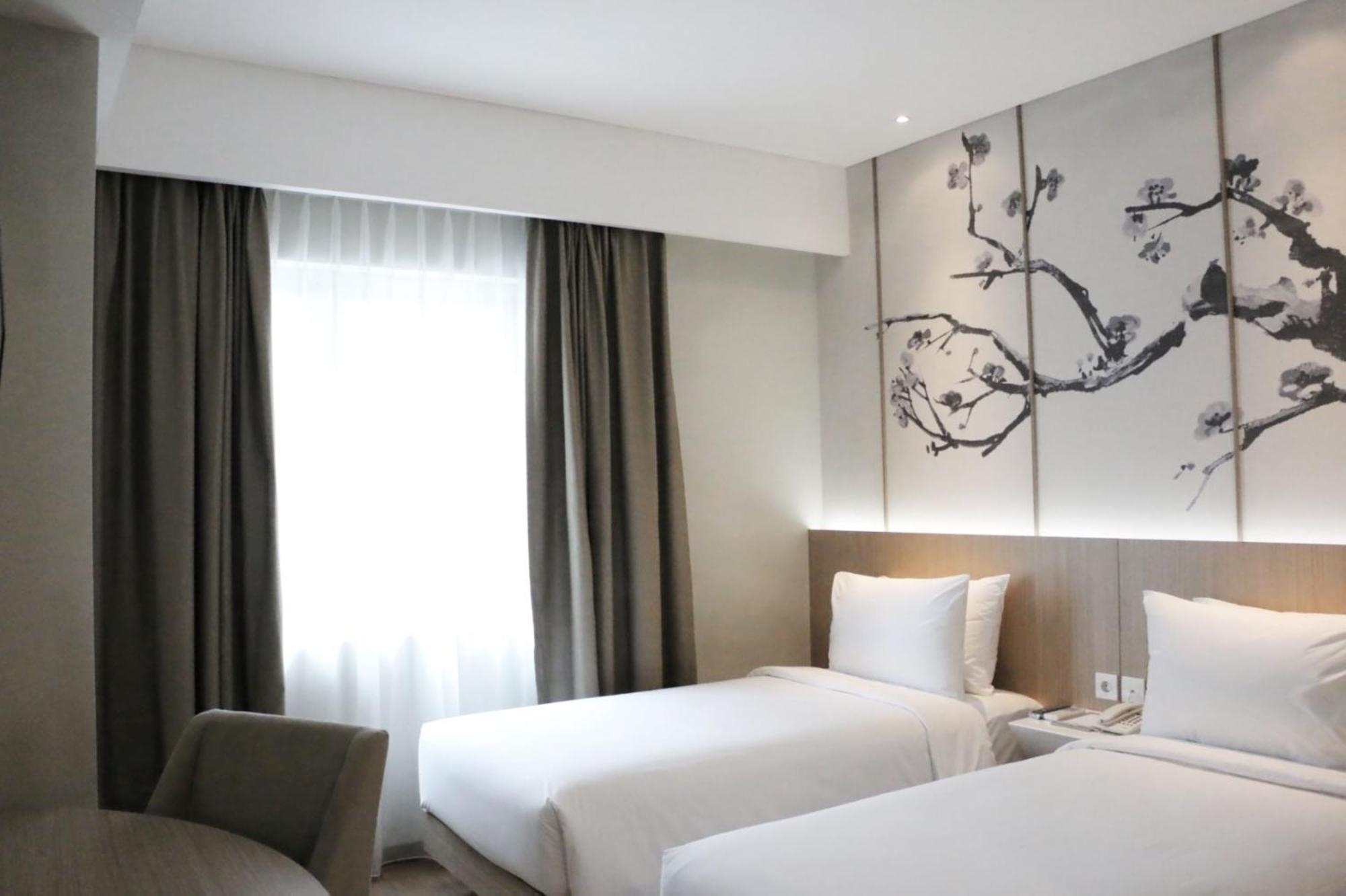 Hotel Santika Mega City Bekasi Esterno foto