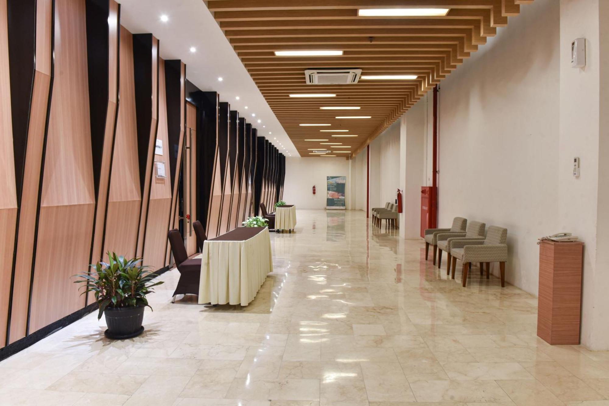 Hotel Santika Mega City Bekasi Esterno foto