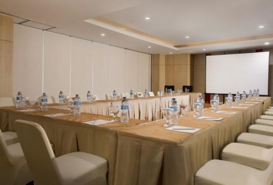Hotel Santika Mega City Bekasi Esterno foto
